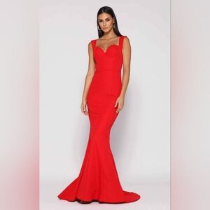 NWT ✨️ Luxe Elle Zeitoune Vibrant Red Maxi Structured Mermaid Dress
